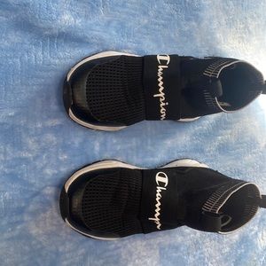 Boys size 2 slip on high top Adidas